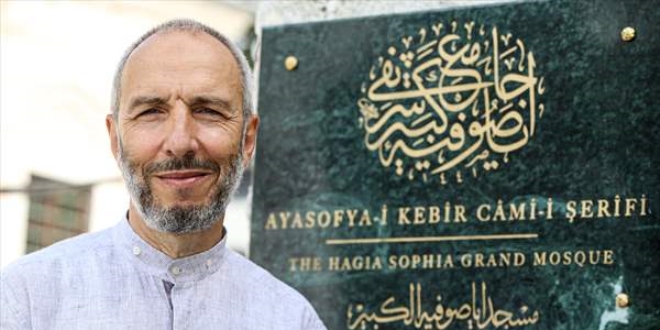 Ayasofya Camii levhasını Kabe'nin yazılarını yazan hattat yazdı