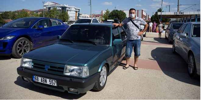 Avrupa'yı gezmek için 'Doğan'ını da götürdü
