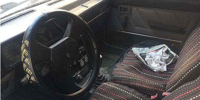 Bozdurduğu 6 bin doları otomobilin torpido gözünden çaldırdı