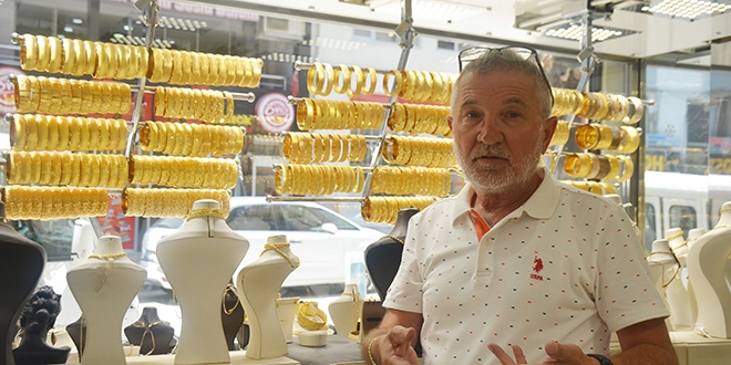 Darphane talebe yetişemiyor, kuyumcularda altın kalmadı