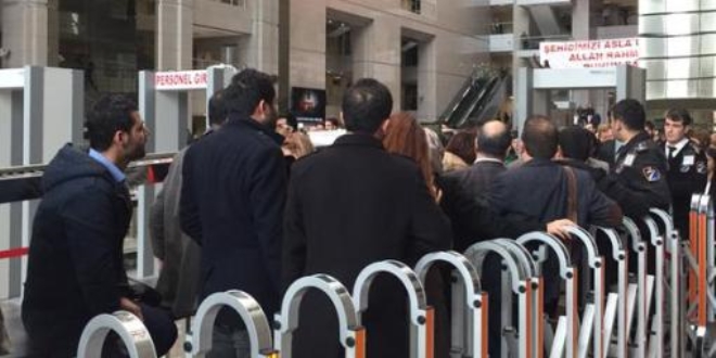 Avukatın çantasının aranmasına 10 bin TL tazminat