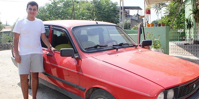 99 model otomobili sesli komutla çalıştıran yazılım geliştirdi