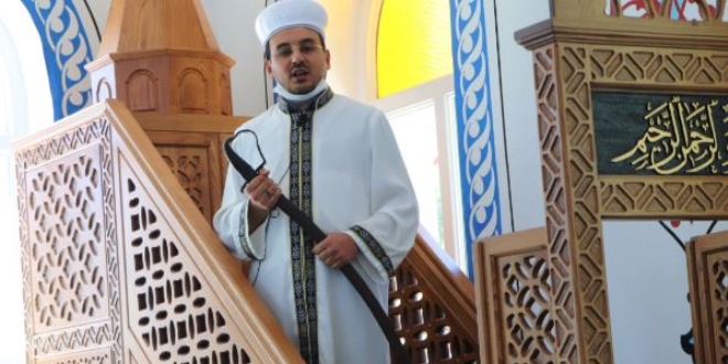 Bu camide hutbe 9,5 asırdır 'kılıç'la okunuyor
