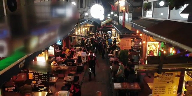Virüs testi pozitif şahıslar polis denetimine yakalandı