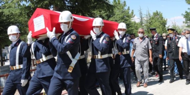 Karakol komutanı 25 günlük yaşam mücadelesini kaybetti