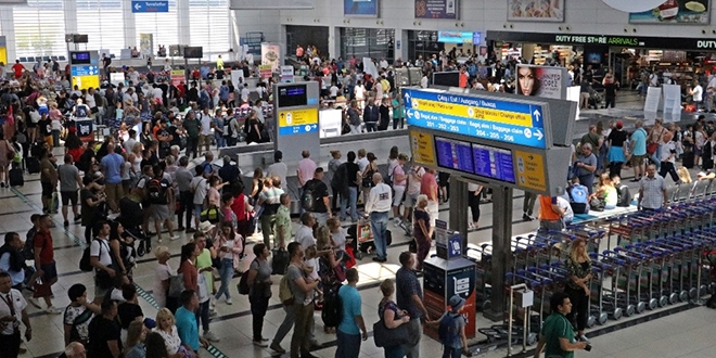 Antalya'ya bugn 23 bin Rus turistin gelmesi bekleniyor