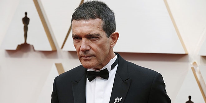 Antonio Banderas koronavirüse yakalandı