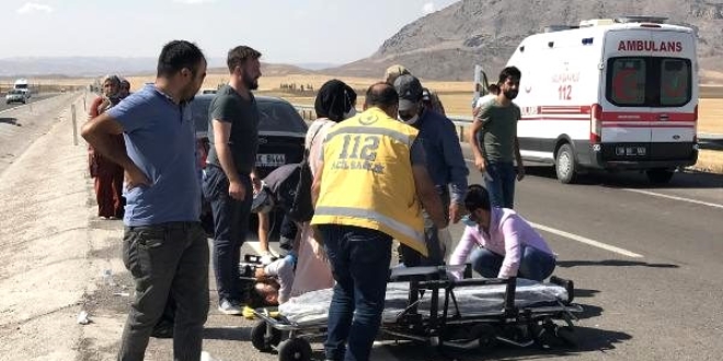 Polis, tartıştığı uzman çavuş ve kardeşini silahla vurdu