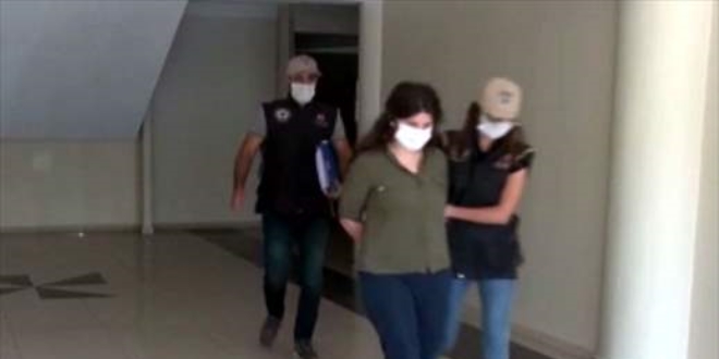 Polisin ikna ettiği kadın terörist, güvenlik güçlerine teslim oldu