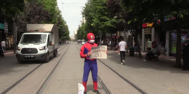Eski�ehirli �r�mcek Adam'dan 'maskeni tak, kahraman ol' �a�r�s�