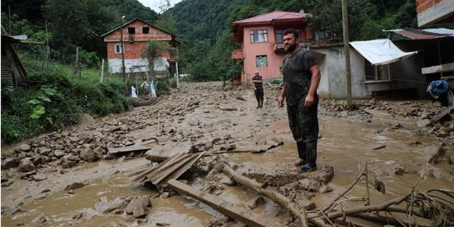 Rize'de şiddetli yağış sel ve heyelana neden oldu