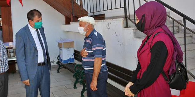 Babasının okutmadığı Mihriban dedesinin yardımıyla okuyacak