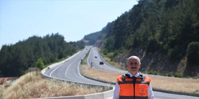 Türkiye'nin bölünmüş yol ağı 27 bin kilometreyi aştı