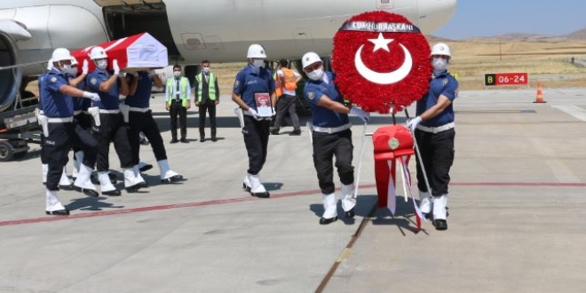 Şehit polis Hakan Çetinkol son yolculuğuna uğurlandı