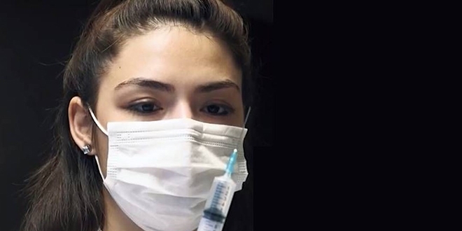 Kübra hemşire virüs nedeniyle görme duyusunu kaybetti