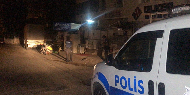Tartışma kanlı bitti: 1 ölü, 2'si polis 3 yaralı