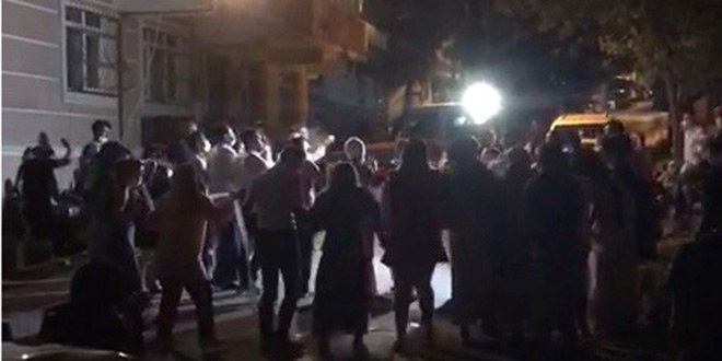 Sosyal mesafesiz düğünde müzisyenden ilginç sitem