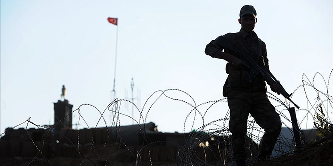 5 terörist Şırnak'ta güvenlik güçlerine teslim oldu