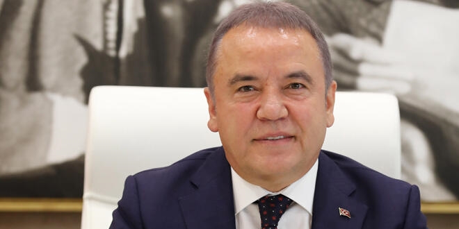 Muhittin Böcek de koronavirüse yakalandı
