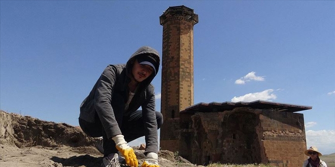 Anadolu'daki ilk Türk camisinin çevresindeki kazı çalışması sürüyor