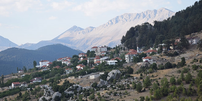 Yaz aylarında nüfusu 10 katına çıkıyor, gelen dönmek istemiyor