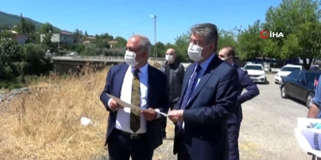 Osmaniye Valisi Yılmaz'ın bayrak hassasiyeti