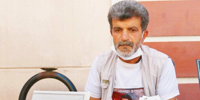 Oğlum gelse de kalkmam: HDP binası önündeki evlat nöbeti aylardır devam ediyor