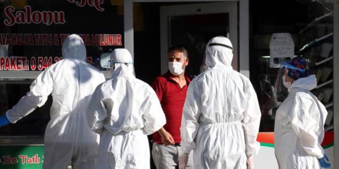 Karantinada olması gereken çiğköfteci satış yaparken yakalandı