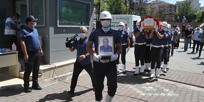 Kansere yenik düşen polis memuruna son görev