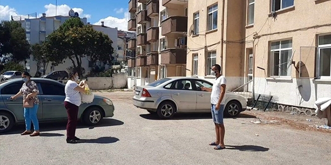 Virüse yakalanan baba yeni doğan bebeğini dört gün sonra görebildi