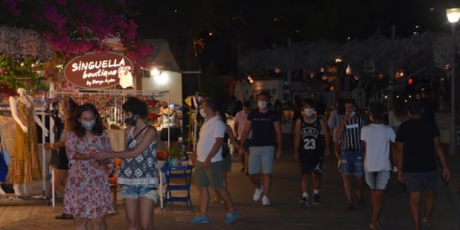 Bodrum'da Kovid-19 tedbirlerine yönelik gece denetimi