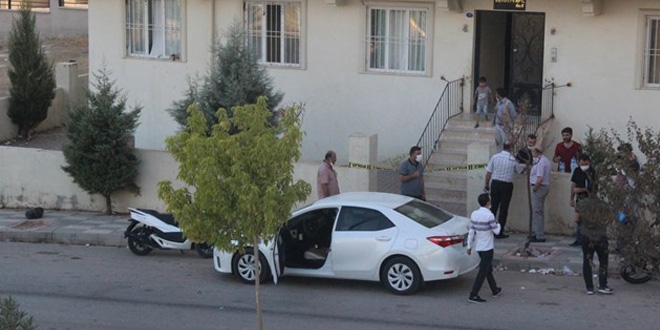 Kayınvalidesini öldürüp üzerine beton döktü