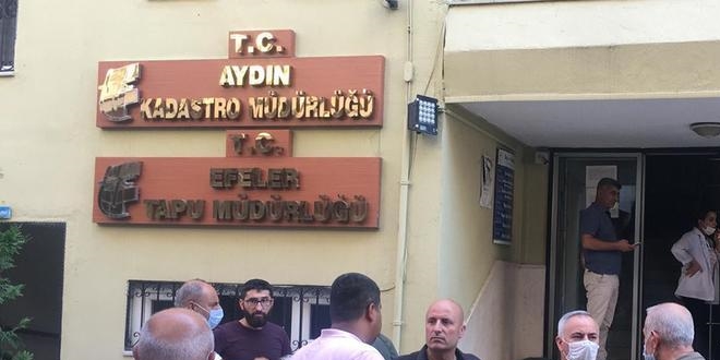Tapu ve Kadastro Müdürlüğünde bıçaklı kavga: 2 yaralı