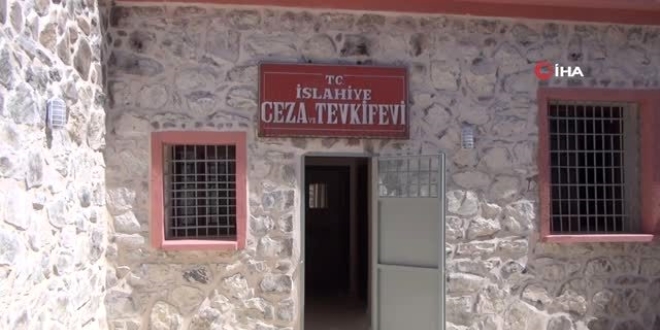 61 y�ll�k cezaevi halk k�t�phanesi oldu