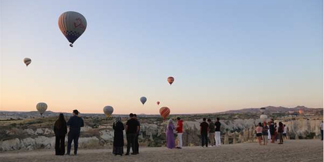 Kapadokya'nın 5 aylık balon hasreti sona erdi