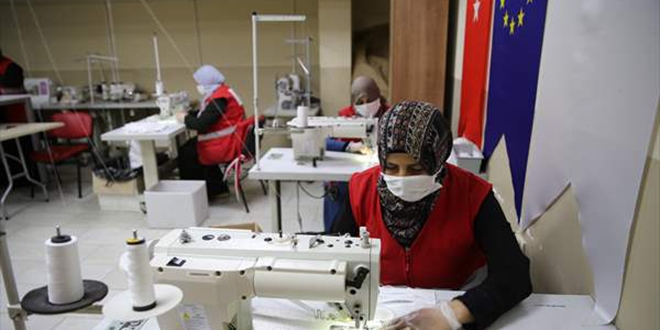 Türk Kızılay Toplum Merkezleri'nin maske üretimi 1 milyonu geçti