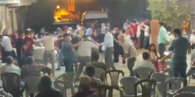 Bursa'da sosyal mesafesiz düğün kameralara yansıdı