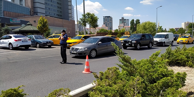 Ankara Adliyesi karsnda pheli paket alarm