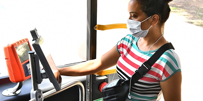 Gvenli otobs hizmete alnd: Ate lyor, maskesiz yolcular uyaryor