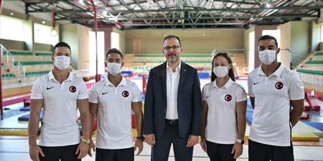 'Bin lisanslı sporcudan, 100 bin lisanslı sporcuya ulaştık'