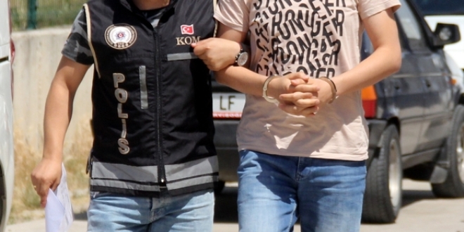 FETÖ'den aranan eski savcı hücre evinde yakalandı