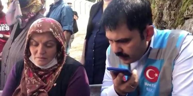 Bakan Murat Kurum, afetzedelerle g�r��t�