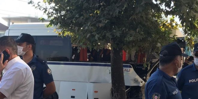 2 kişinin öldüğü işçi midibüsü kazasında sağlık çalışanı babasını aradı