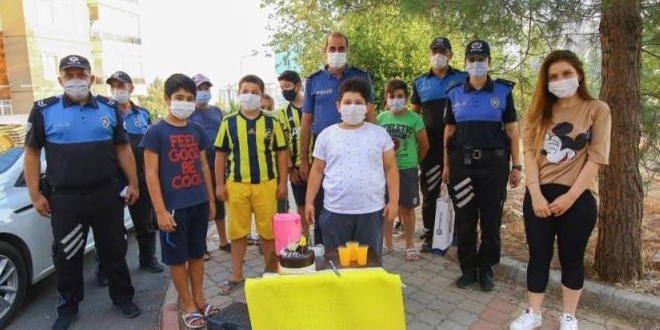 Limonata satarak destek olmuştu, Emniyet doğum günü sürprizi yaptı