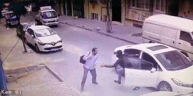 Kuyumcuyu gasp eden şahıslar 11 kilo altınla kayıplara karıştı