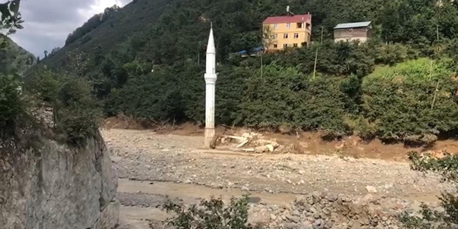 Giresun'da sel felaketini anlatan en ilginç kare