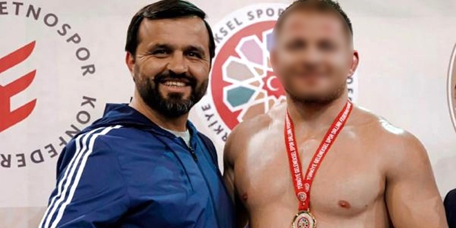 Sahte belgeyle antrenör oldu, 2 kez başpehlivan çıkardı