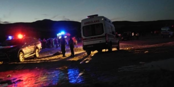 Göle giren 5 gençten iki kardeş boğularak hayatını kaybetti