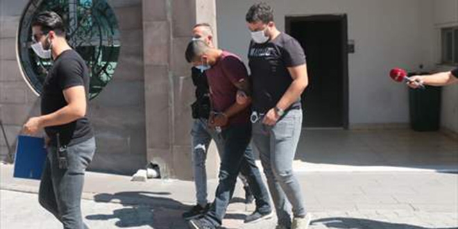 Yangına müdahale eden itfaiye personeline ateş açtılar