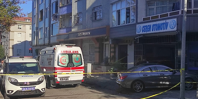 Aynı evde kalan 5 kişi kavga etti: 1 ölü, 1 yaralı